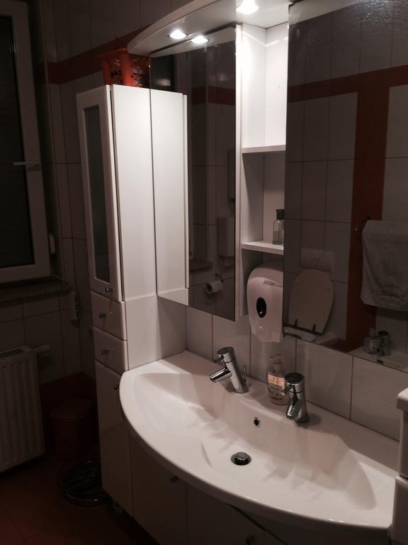 Guest House Seperic Ястребарсько Екстер'єр фото