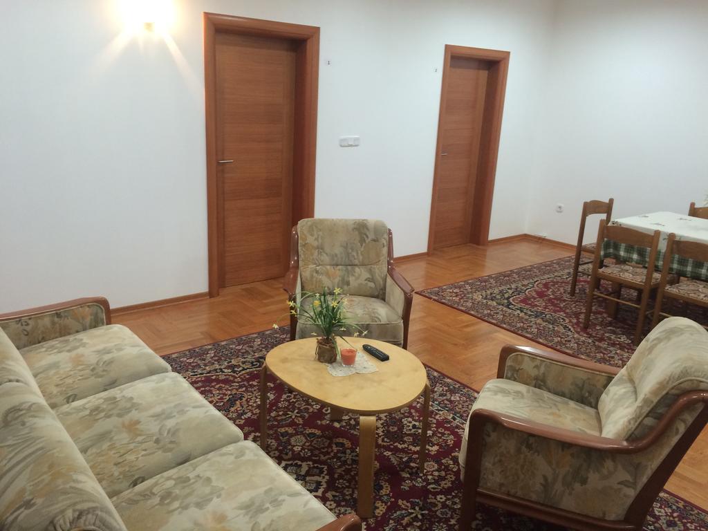 Guest House Seperic Ястребарсько Екстер'єр фото