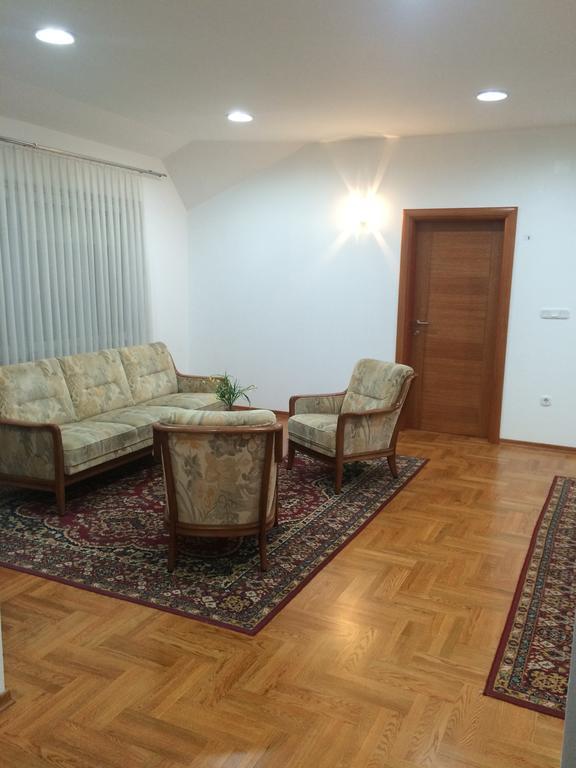 Guest House Seperic Ястребарсько Екстер'єр фото